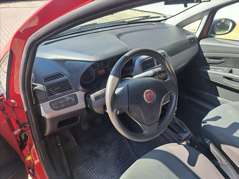 Fiat Punto 1,2 i - fotka 17 z 32