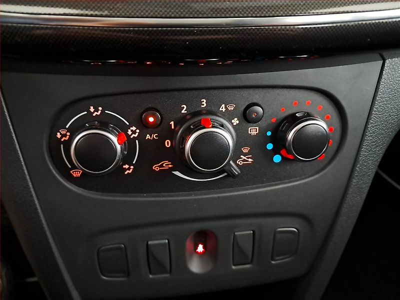 Dacia Sandero (2017) Arctica 0.9 TCe, Serv.kniha - fotka 13 z 15