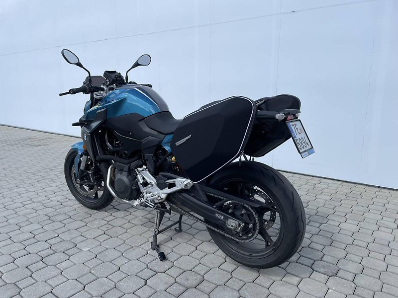 BMW (2025) F 900 R - fotka 8 z 13