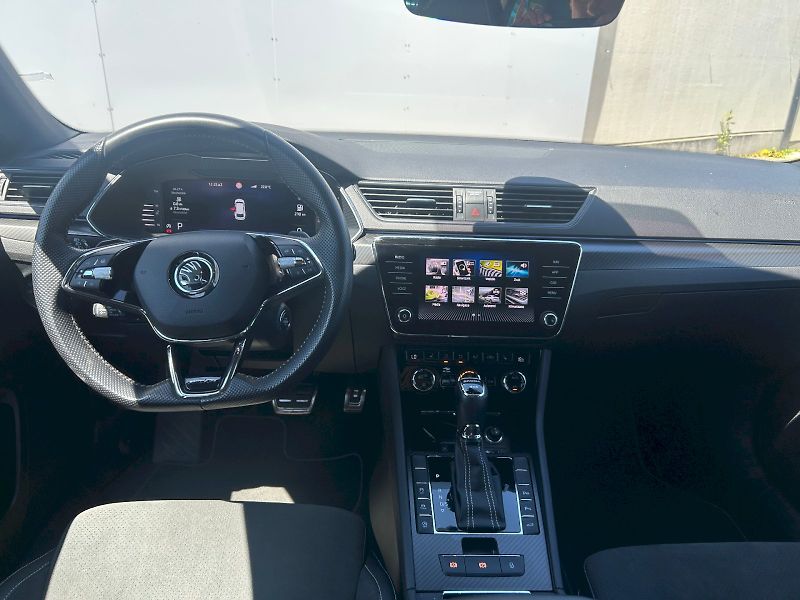Škoda Superb (2023) COM GRT SPO4X4 TD 140/2.0 A7A - fotka 5 z 33