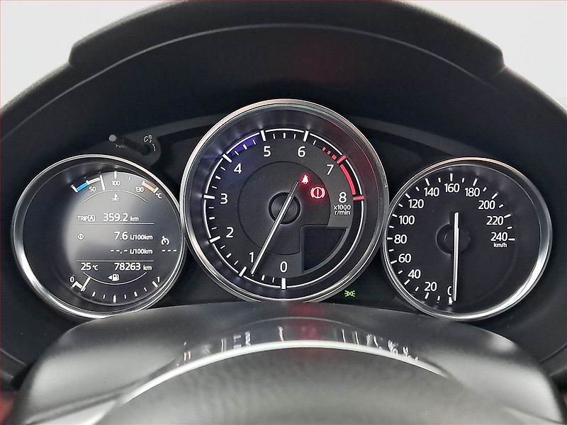 Mazda MX-5 (2017) 2.0 - fotka 10 z 17