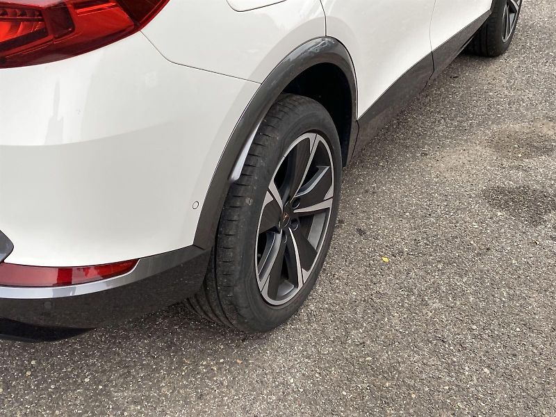 Cupra Formentor (2024) 2.0 TSI DSG 4Drive - fotka 34 z 46