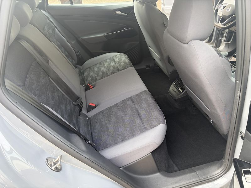 Volkswagen ID.4 (2021) PRO 77kwh, 150kw, SOH 92% - fotka 9 z 11