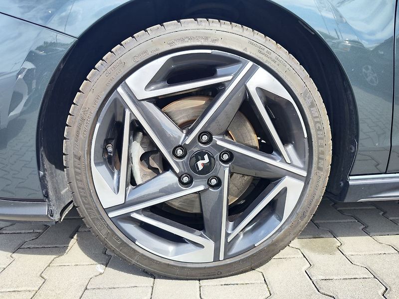 Hyundai i30 1.5 T-GDI/103kW N-Line DCT - fotka 31 z 32