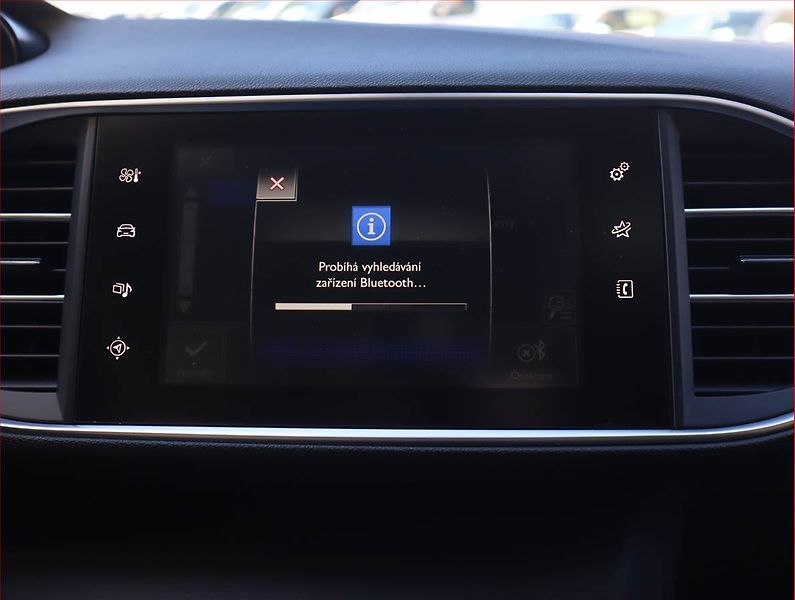Peugeot 308 (2016) Allure 1.6 BlueHDi, Automat - fotka 19 z 22