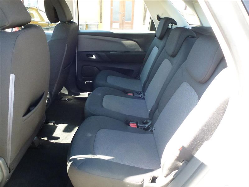 Citroën C4 Picasso 1,2 Pure Tech 110 Nové rozvody - fotka 19 z 42