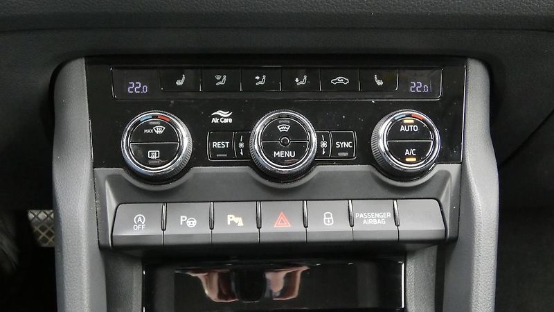 Škoda Kodiaq 2,0 TSI DSG 4x4 STYLE - fotka 17 z 26