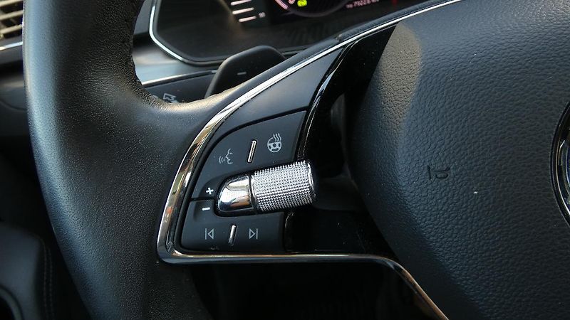 Škoda Superb Combi 1.5 TSI DSG Style - fotka 12 z 27