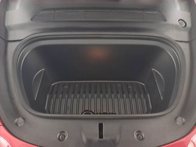 Tesla Model Y (2022) Long Range AWD 79kWh, SoH 91% - fotka 19 z 22