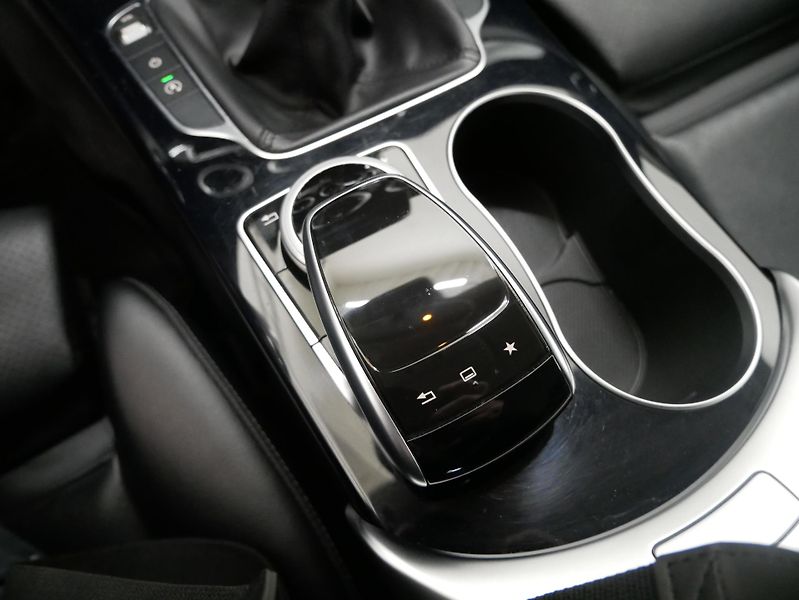 Mercedes-Benz Třídy C - fotka 23 z 25