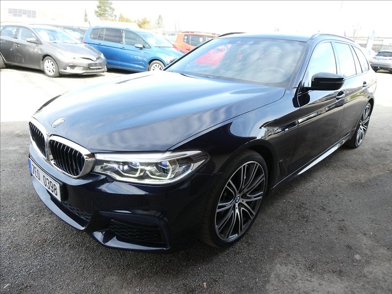 BMW Řada 5 3,0 540d xDrive 235kW MPaket,D - fotka 6 z 50