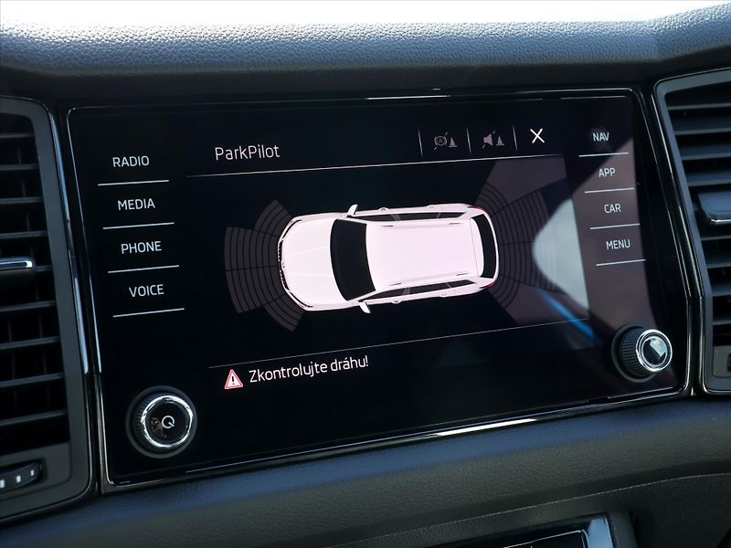 Škoda Kodiaq 2,0 RS TDI 176kW DSG 4x4 DPH - fotka 23 z 34