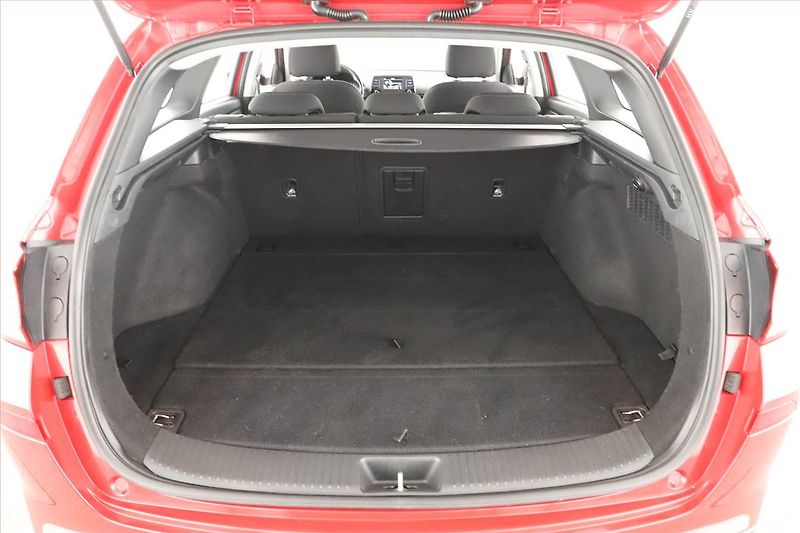 Hyundai i30 (2019) 1.4 T-GDI, Tempomat - fotka 12 z 13