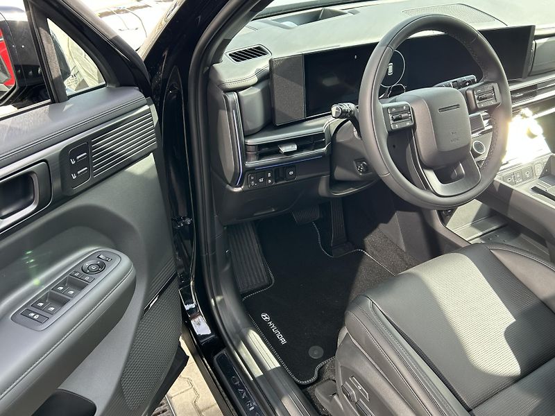 Hyundai Santa Fe 7S 1,6 T HEV 4X4 CALLIGRAPHY - fotka 22 z 44