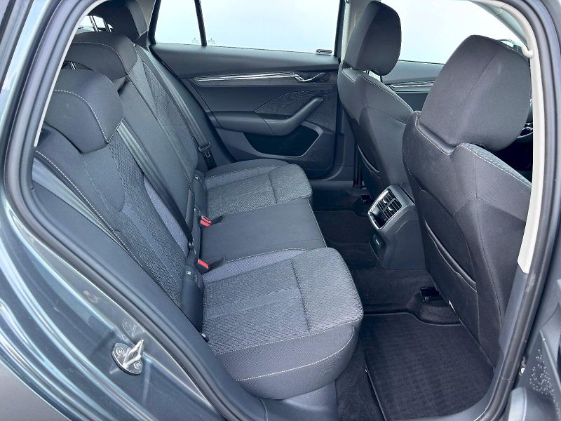 Škoda Octavia (2023) 1.5 TSI 110kW DSG Style Plus - fotka 26 z 35