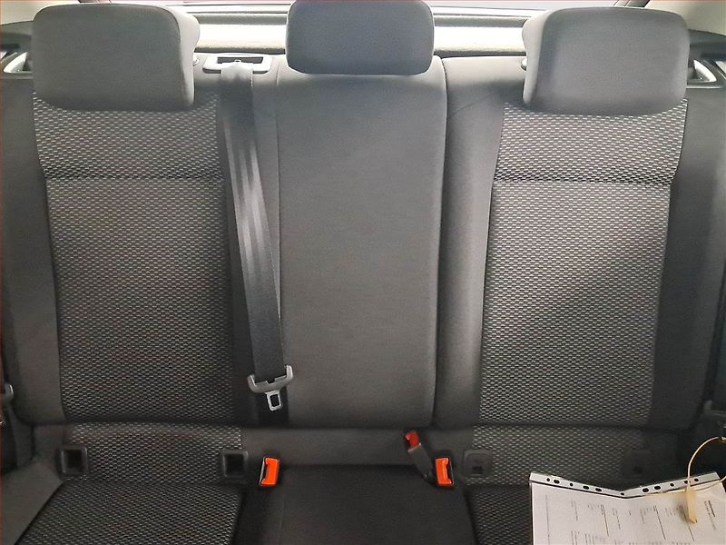 Volkswagen T-Roc (2021) 1.0 TSI, Serv.kniha - fotka 10 z 18