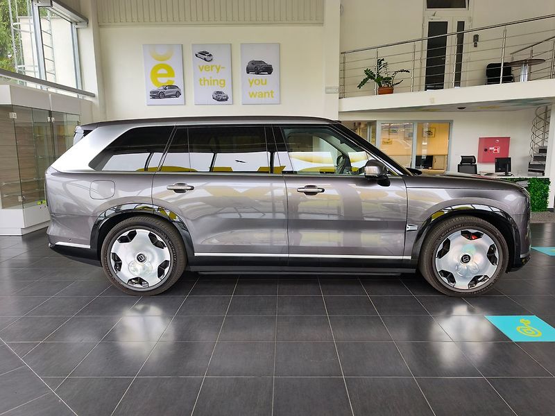 ZEEKR 9X Ultra 70 kWh Ultraluxusní PHEV - fotka 4 z 32