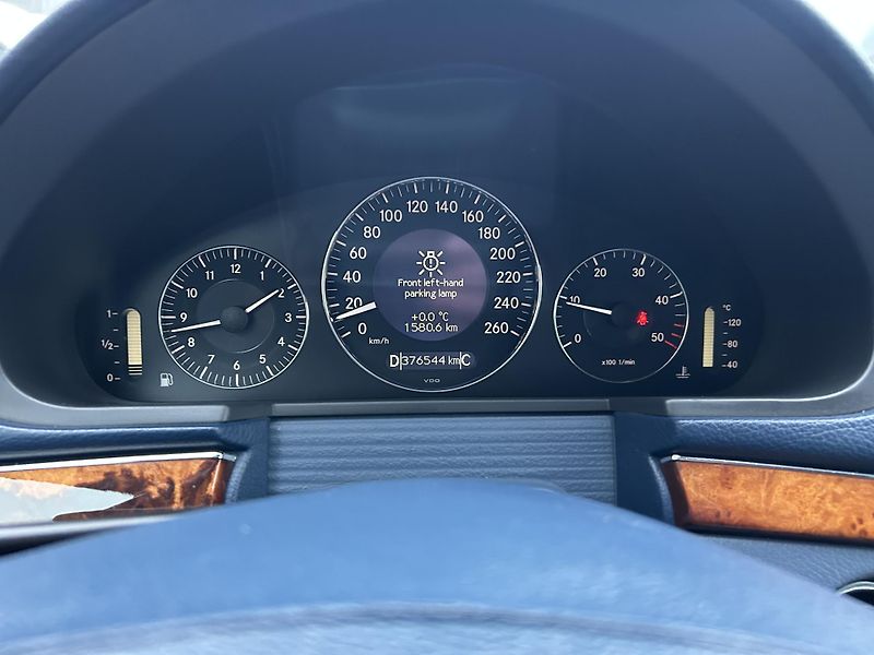 Mercedes-Benz Třídy E E 220 CDI Elegance - fotka 14 z 35