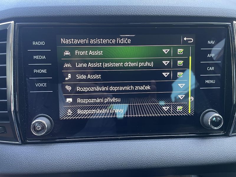 Škoda Karoq (2020) 1.5 TSI 110 kW DSG - REZERVACE - fotka 26 z 38