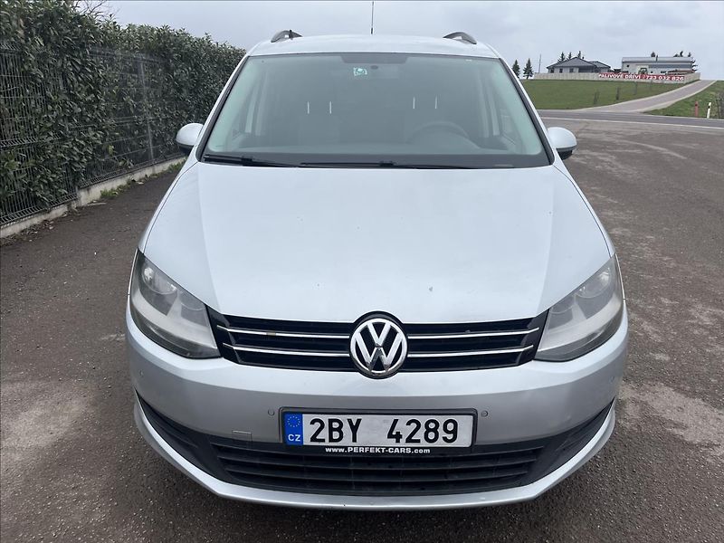 Volkswagen Sharan 2,0 TDi DSG 130KW KLIMA SERVIS - fotka 2 z 38
