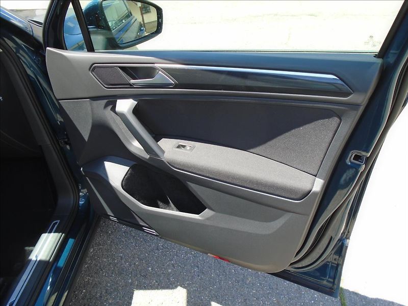 Volkswagen Tiguan 2,0   2.0.TDI-110KW - fotka 20 z 29