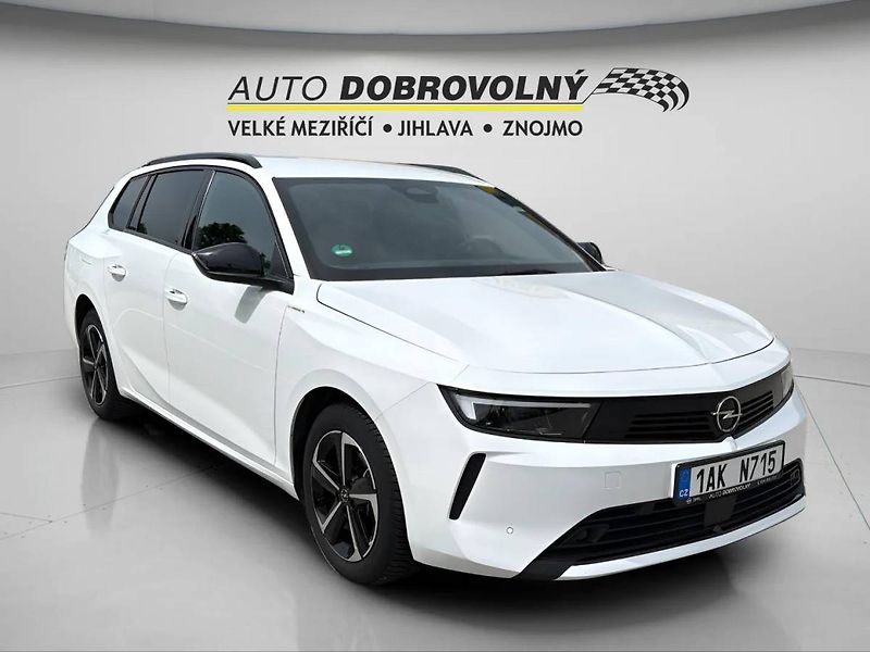 Opel Astra Edition ST 1.2 TURBO (96kW/130 - fotka 11 z 20