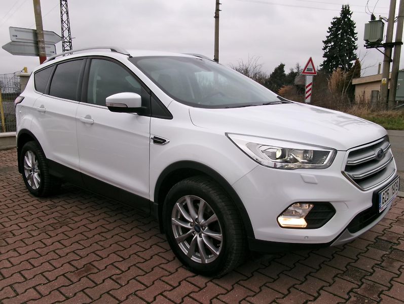 Ford Kuga (2019) 2,0TDCi TITANIUM Plus AWD ČR - fotka 10 z 39