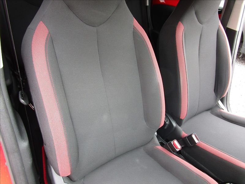 Toyota Aygo 1.0VVT-i, aut. KLIMA - fotka 18 z 37