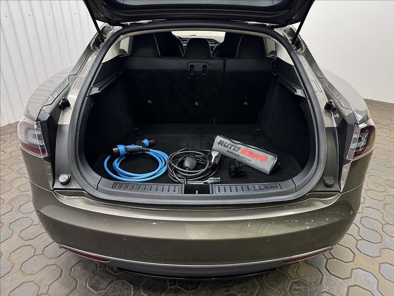 Tesla Model S 70D 4x4 DUAL MOTOR PANO DPH - fotka 28 z 36