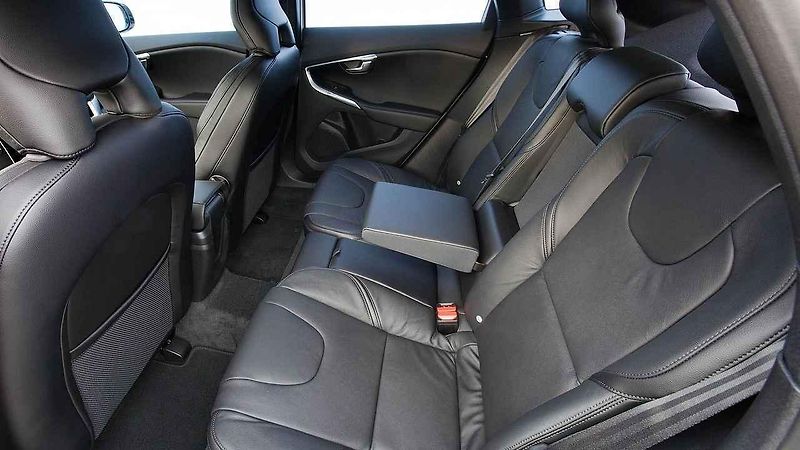 Fiat 500 nabízí i tuto variantu interiéru s příplatkem 37 000 Kč