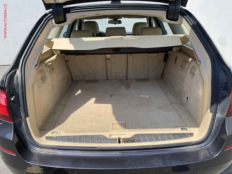 BMW Řada 5 (2014) 2.0D 525D, Luxury, Navi, Kůže - fotka 7 z 18