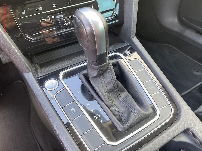 Volkswagen Passat (2020) 2.0 TDi, Elegance, DSG, LED - fotka 17 z 20