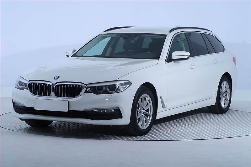 BMW Řada 5 (2018) 520d xDrive, 4X4, Automat - fotka 2 z 25