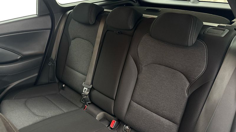 Hyundai i30 1.5 T-GDI Smart Kombi - fotka 16 z 24