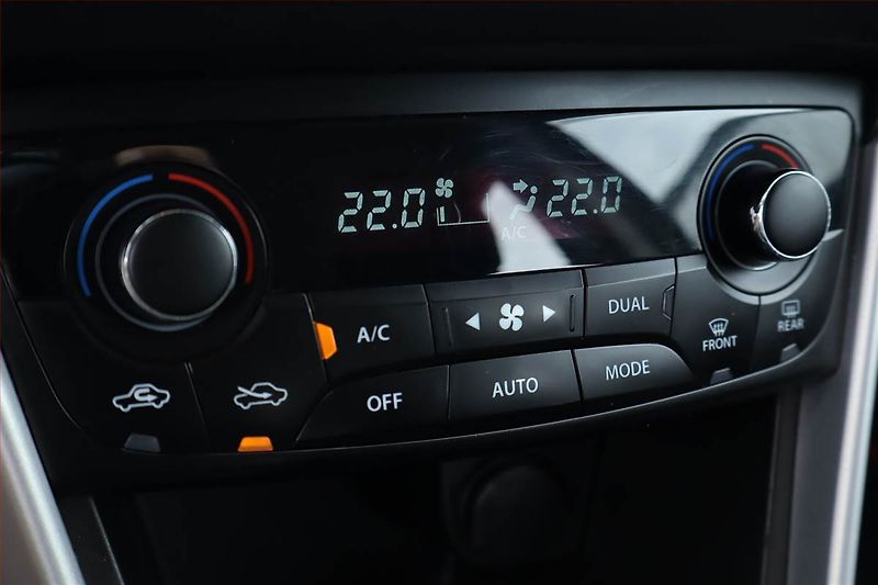 Suzuki SX4 S-Cross (2013) 1.6 VVT, Serv.kniha, Tempomat - fotka 13 z 17