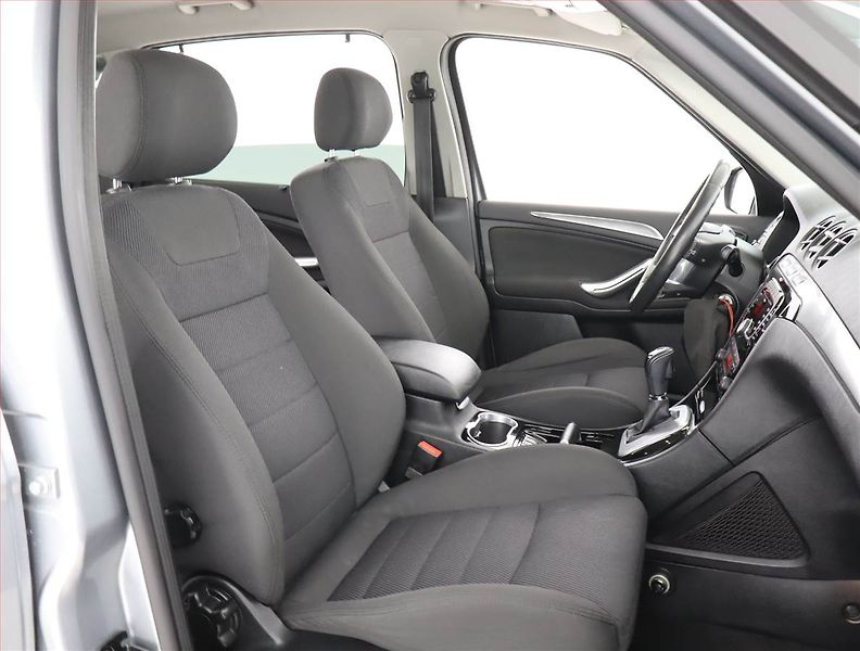 Ford S-MAX (2012) Titanium 2.0 TDCi, Automat - fotka 9 z 21