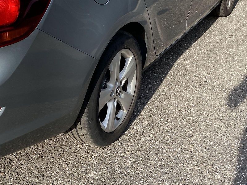 Opel Astra (2012) Combi 1.7 D Sport Tourer - fotka 23 z 28