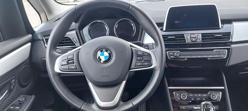 BMW Řada 2 (2021) 216d Gran Tourer - fotka 8 z 19