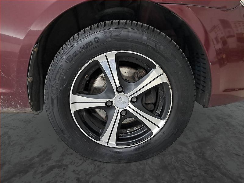 Hyundai Accent (2009) 1.4i, nová STK, Tažné - fotka 14 z 16
