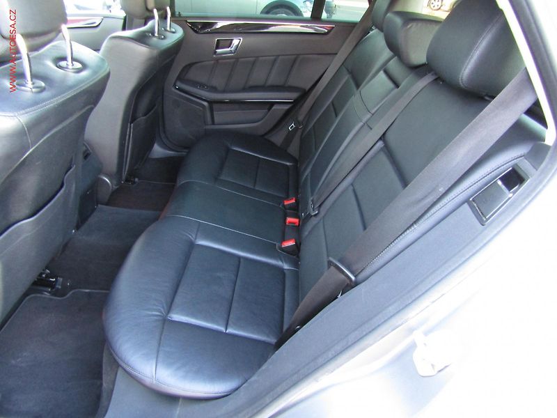 Mercedes-Benz Třídy E (2011) 3.0 CDi E 350, AT, bixen - fotka 10 z 17