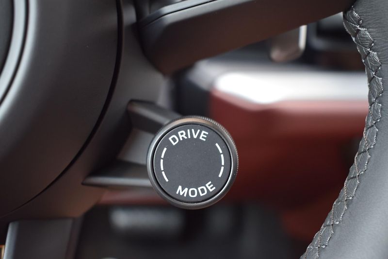 Porsche Cayenne (2026) KeyLess/SoftClose/Pano - fotka 17 z 52