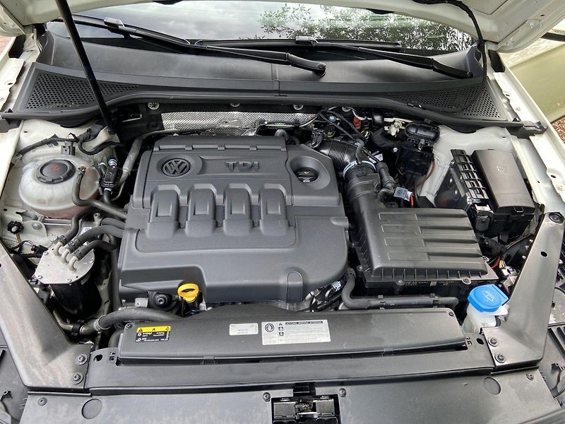Volkswagen Passat (2017) 2.0Tdi 110kw DSG - fotka 38 z 38