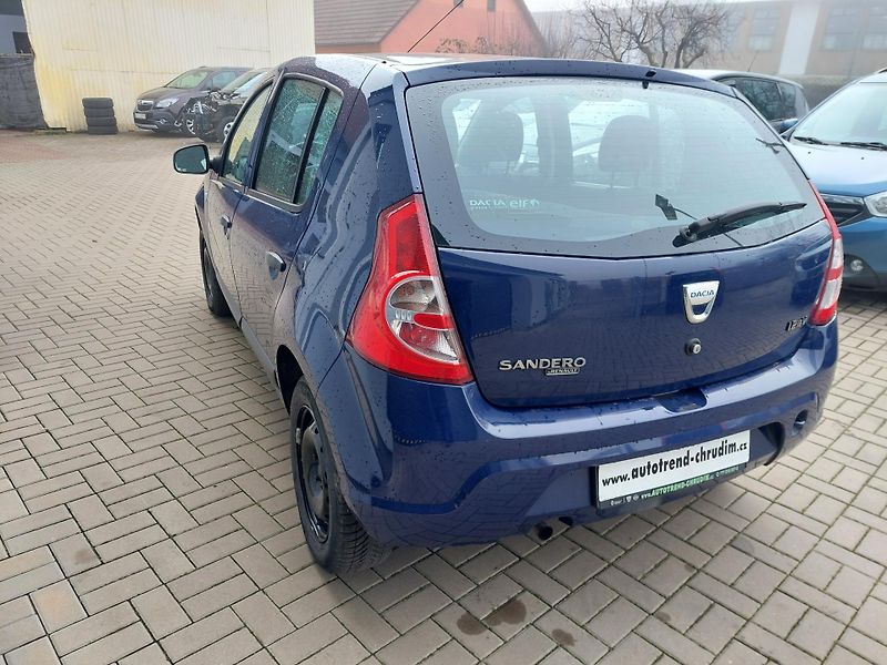 Dacia Sandero (2009) 1.2i-16v - fotka 8 z 25