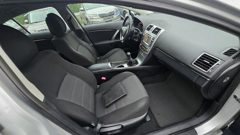 Toyota Avensis 1.8LIFE 1MAJITEL 108KW - fotka 18 z 35
