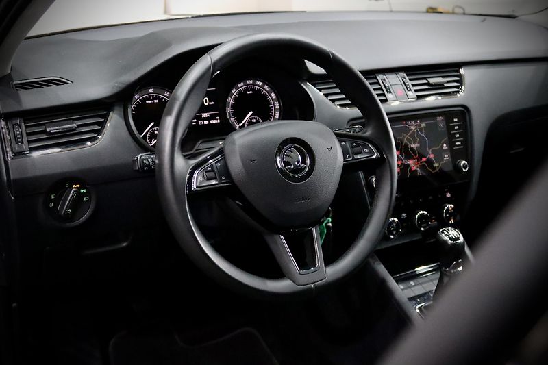 Škoda Octavia 3 FL Combi 1.4 TSI 110 kW - fotka 11 z 31