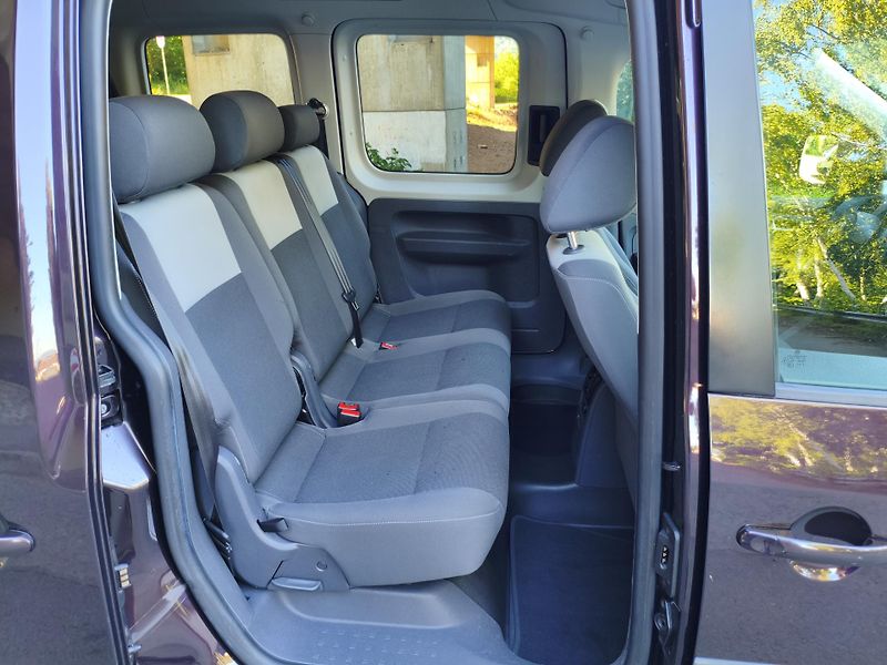 Volkswagen Caddy (2012) 1,2 TSI Trend 7 míst - fotka 15 z 30