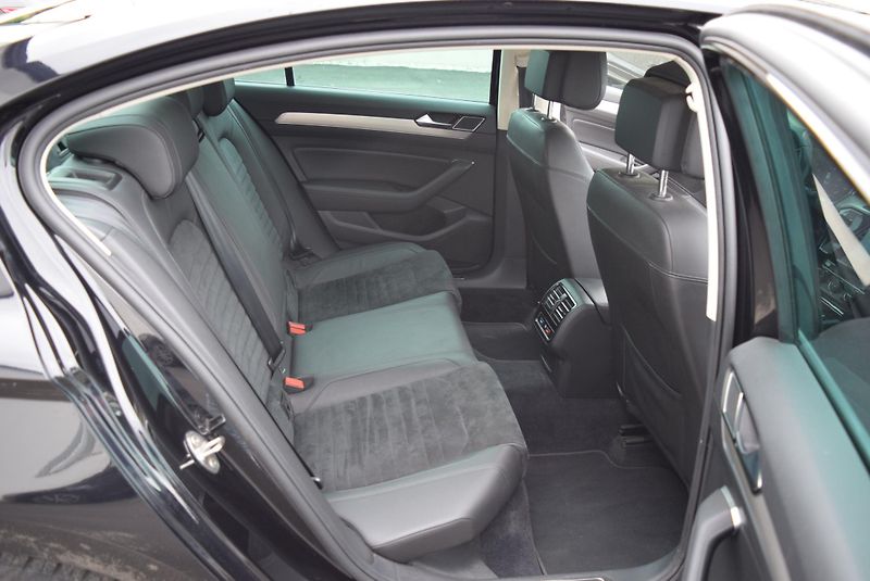 Volkswagen Passat (2018) 1.4TSI 110kw DSG HIGHLINE NAVI - fotka 42 z 50