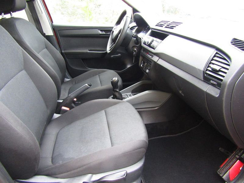 Škoda Fabia (2016) 1.0 MPI 55kW 1.MAJITEL - fotka 26 z 35