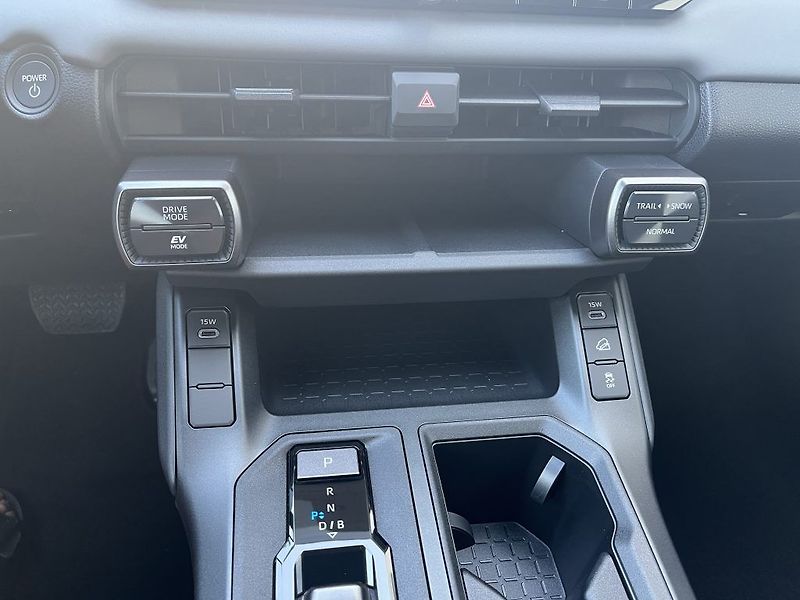 Toyota RAV4 2,5 HEV 4X4 Comfort - fotka 22 z 29