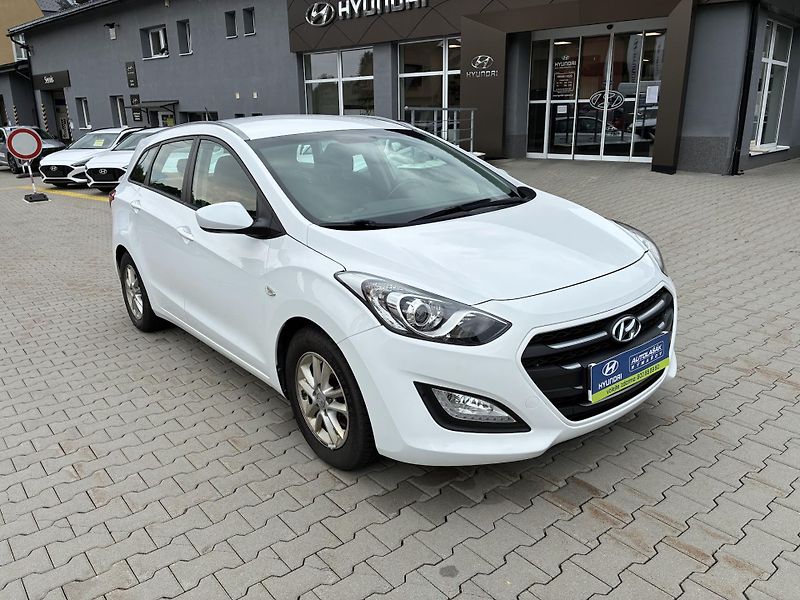 Hyundai i30 1,6i 99kW TAŽNÉ - fotografie inzerátu